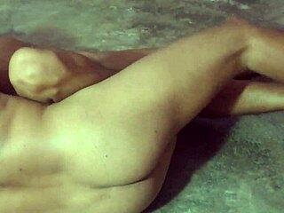 इंडियन विलेज गर्लफ्रेंड कंट्री रैंच पर वाइल्ड फकिंग करती है ऐनिमे स्टाइल में