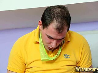 ik kreeg mijn gezicht gespoten en gepist