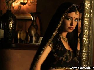 Indian milf dances seductively with arousing mature moves
