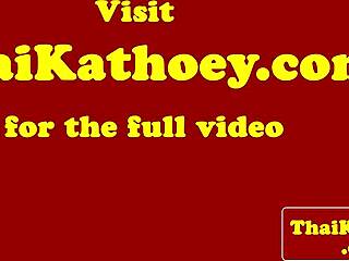 큰 가슴 레이디보이가 솔로로 유혹해! 😍