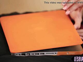 Gorgeous teen 18+ gets babe wet for sex with fingering