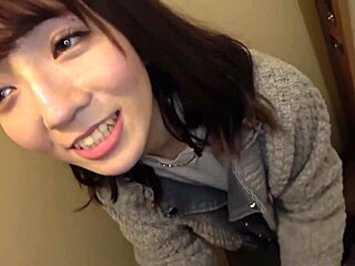 Tubuh Menggoda Cewek Jepang dalam Aksi Close-up Panas