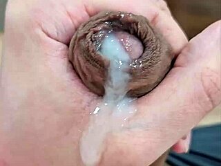 Cute brazilian novinho jerks off and cums solo at home 😍