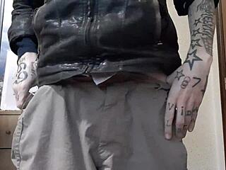 i'm melvin c exploring gay travestismo with big cocks