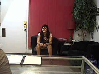 Angies Casting mit Tattoos direkt zu harten Sexszenen