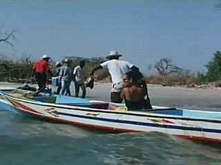 इंडियन एक्ट्रेस Kitu Gidwani फ्रेंच फिल्म में टॉपलेस हो गई!