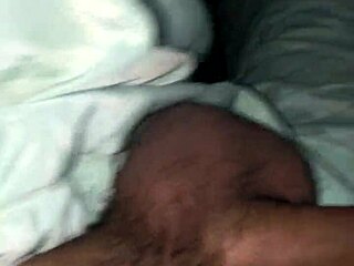 Hot Aunty Reshmi Shalwar Masturbates Big Cock