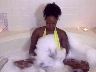 Ebony Babe Giana Soaks and Strokes Her Pretty Pussy