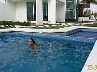 Day off for Mexican producer but recording content for the channel, watch complete on red without cuts.