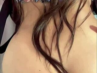 Pareja morena en sesión salvaje con creampie y acción de polla monstruosa