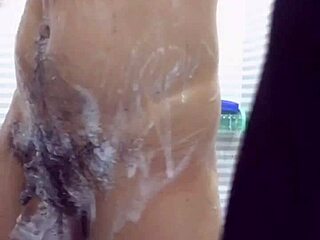 Gay Vietnamese video on Blued 4