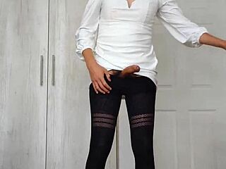 Sofia Natalia Colin Puts on Condom and Cums Inside, Legs Trembling