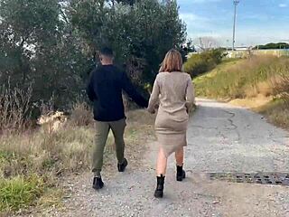 Cik Alessandra terlalu miang sampai hentam Jesus Reyes siang hari. Quickie awam di lot kosong dengan bontot besar berair