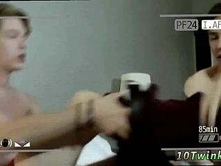 Watch Gay Twinks Bareback Fuck Buddies In Live Show!