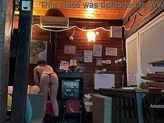 Public nudity leads to unexpected delivery boy encounter