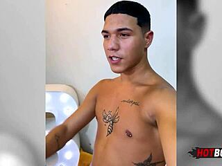 Fodendo o ninfeto safado analmente