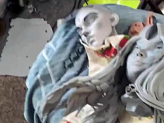 สาวใหม่มาถ่ายแบบยั่วๆ!