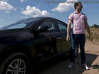 Да измием колата голи и свалим с огромен спермен изстрел на открито