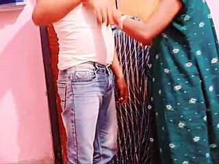 Ik kan de hete romantische moves van mijn dorpsman niet weerstaan