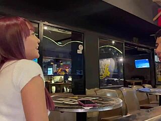 La primera cita de Allison Sweets se pone intensa con deepthroat y montar Parte 1