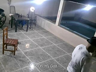 Beggar Scores Big with House Lady's Wild Sex