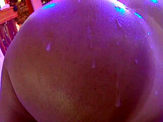 Hei, sjekk min usensurerte japanske stesøster-historie