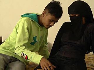 Hast du schon mal Sex mit meiner indischen Hijab-Frau und ihrem Manns Freund probiert?