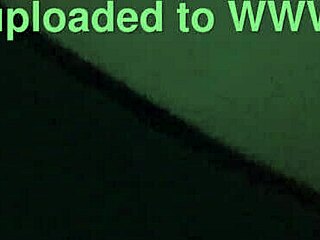 Mama vitregă o ia razna cu sex hardcore pervers în subsol