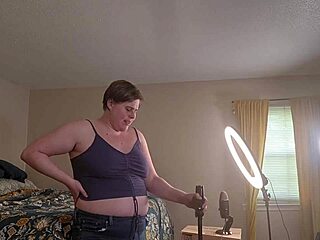 Clara Crisp Prepares for Giantess BBW Fetish Video.