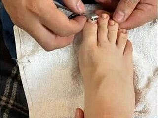 Latina Girl Talks to Followers and Shows Barefoot Toes