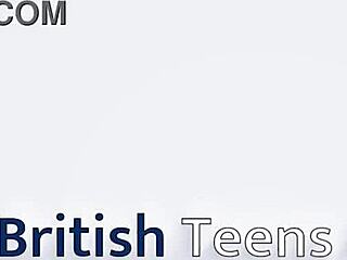 petite amateur makes herself cum