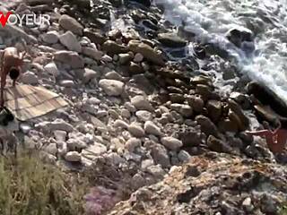 Holy! Horny Chick Gets Fucked by Stranger on Public Beach!