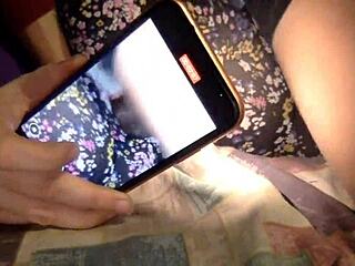 Kişisel antrenör, ev hanımının amını sertçe esnetiyor, kocası dövülmesini ve içine boşalmasını izliyor!