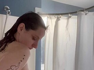 Ivy19921's solo shower scene in a retro bath movie