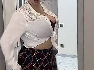 Neighbor with Natural Big Tits Comes to Room for Boobs Action