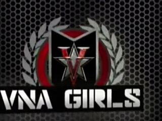 Drăguța Sara Jay găsește acțiune sexy în pat cu vecinul.