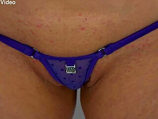 एनाबेल पिंक सोलो मस्तर्बेशन HD वीडियो में टीज करती है