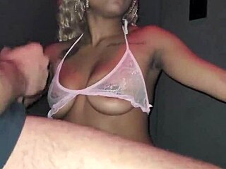 Cai De Boca Nessa Rola Linda No Glory Hole