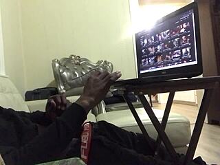 Muslim Smoker Milf Delivers Hot Blowjob in Homemade Clip