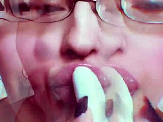 Nude Chick Makes You Hot