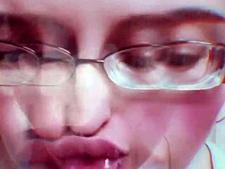 Nude Chick Makes You Hot