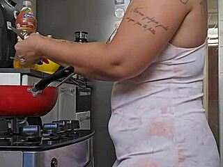 pregnant woman shows off big ass