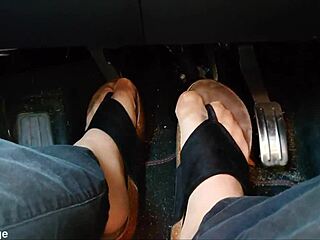 Special sex adventure with nylon-clad feet and toe separators in the car
