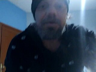 Teaching Dany Rio to Film Her Own Bust