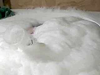 Cyno enjoys a solo bubble bath experience in the tub