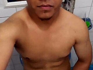 Masturbating my dick until I reach a rich orgasm