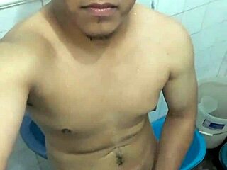 Teen masturbates and cums nicely