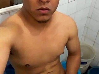 Teen masturbates and cums nicely