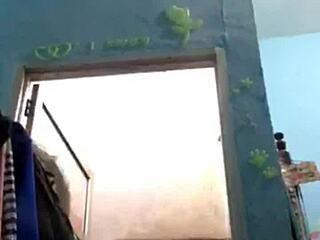 เฮ้ ดูสาวอินโด 18+ อาบน้ำไลฟ์สดในเว็บแคม อยากเห็นโชว์เปียกๆ เพิ่มมั้ย?