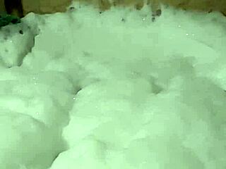 Cyno enjoys a solo bubble bath experience in the tub
